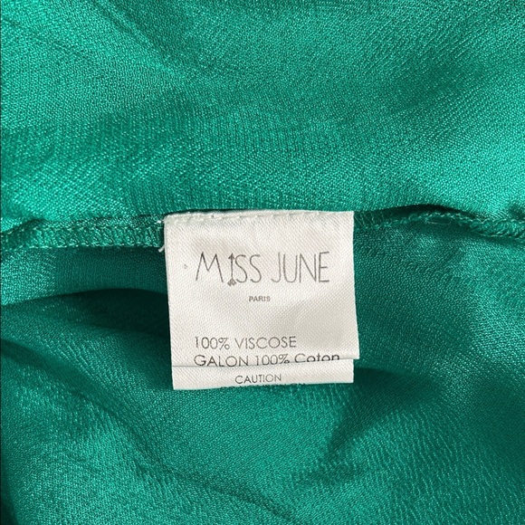 Miss June Paris Green Kimono with Gold Embroidery | One Size - Picture 7 of 8